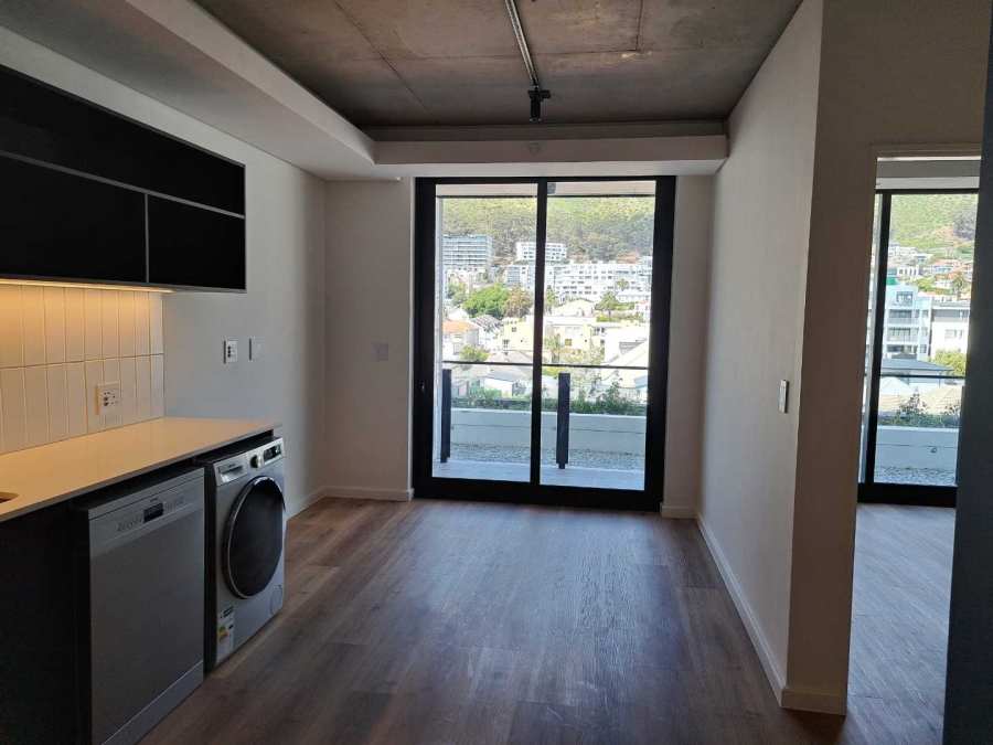 To Let 1 Bedroom Property for Rent in Sea Point Western Cape